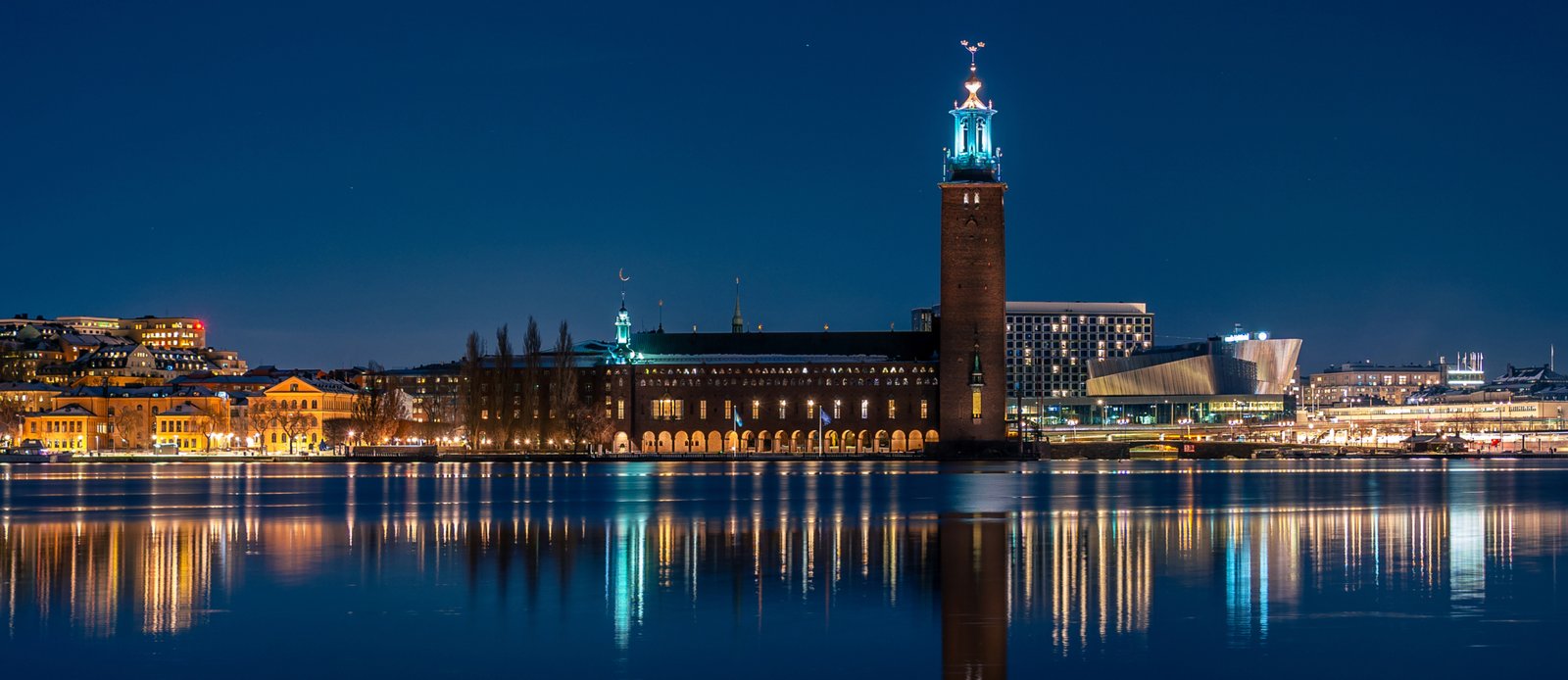 Stockholm City Hall (Stadshuset) at night
